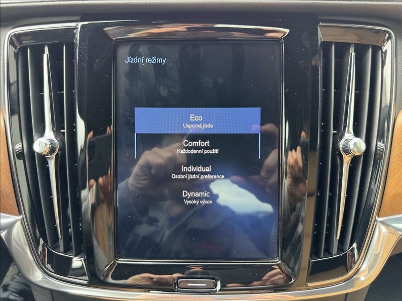Volvo S90 2,0 D5 AWD INSCRIPTION DPH ČR - fotka 39 z 50