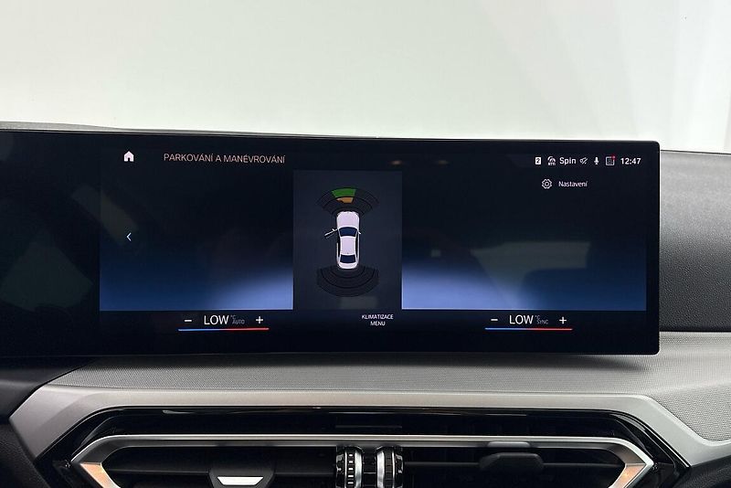 BMW Řada 3 řady 3 | 320i - fotka 18 z 24