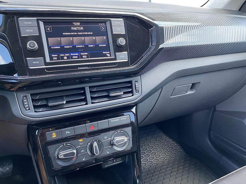 Volkswagen T-Cross 1,0 TSI 70 kW Life - fotka 15 z 25
