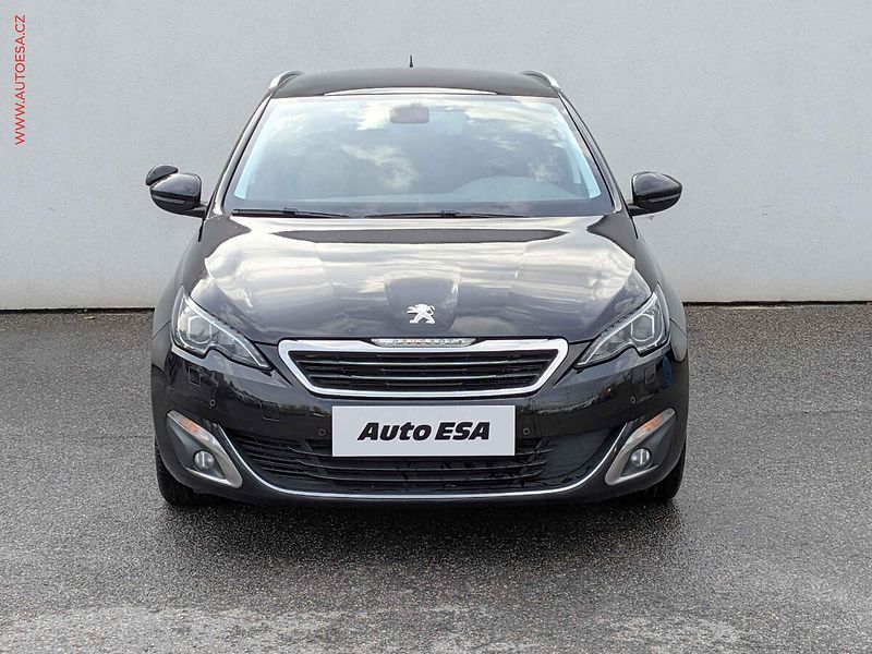 Peugeot 308 (2014) 1.2PT, LED, panor - fotka 2 z 17