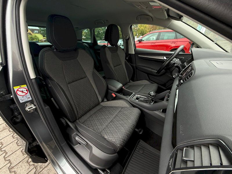 Škoda Karoq (2023) 1.5 TSI 110 kW DSG Style - fotka 24 z 25