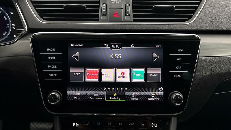 Škoda Superb 2.0 TDI DSG 4x4 Style - fotka 11 z 33