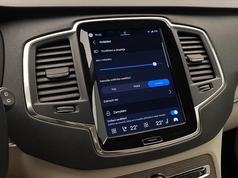 Volvo XC90 B5 AWD CORE AUT CZ 7M - fotka 51 z 63