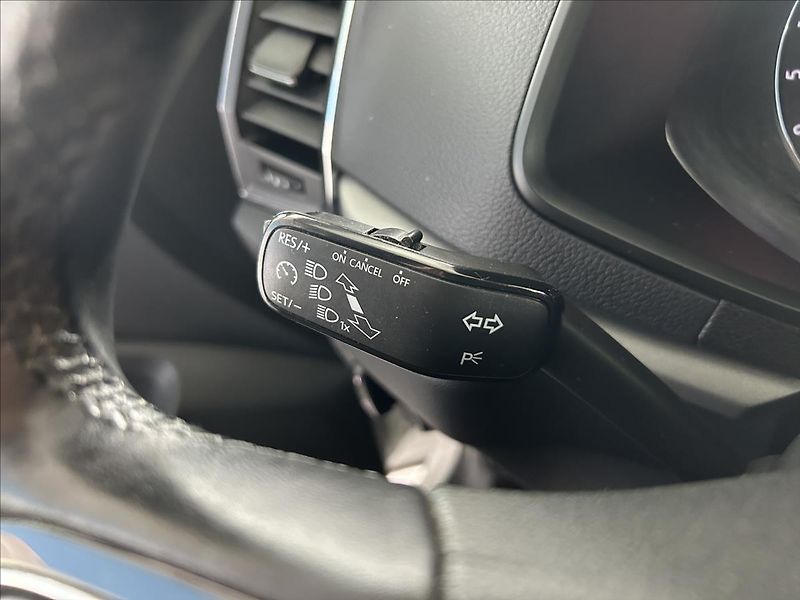 Škoda Karoq 2,0   TDI 110kW,4x4,TAŽNÉ,ČR - fotka 14 z 30