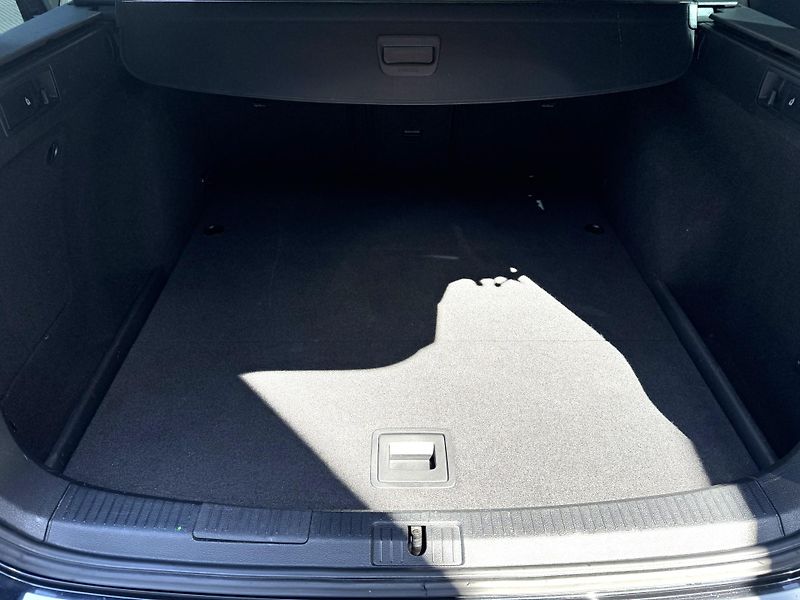 Volkswagen Golf (2017) VII 1.4TSi MAN Highline, RZV - fotka 23 z 51