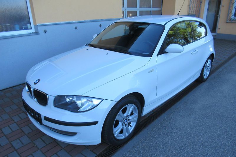 BMW Řada 1 2.0 116i KLIMA SADA ALU KOL - fotka 8 z 17