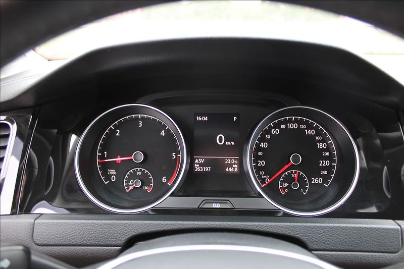 Volkswagen Golf 2,0 TDi  XENONY, AUTOMAT - fotka 16 z 29