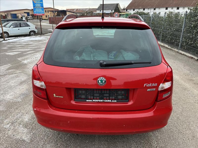 Škoda Fabia 1,2 TSi KLIMA 2x KOLA STK 1/28 - fotka 7 z 32