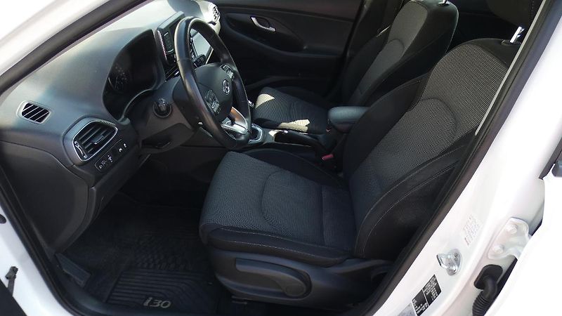 Hyundai i30 Kombi 1,0 T-GDI Trikolor - fotka 19 z 24