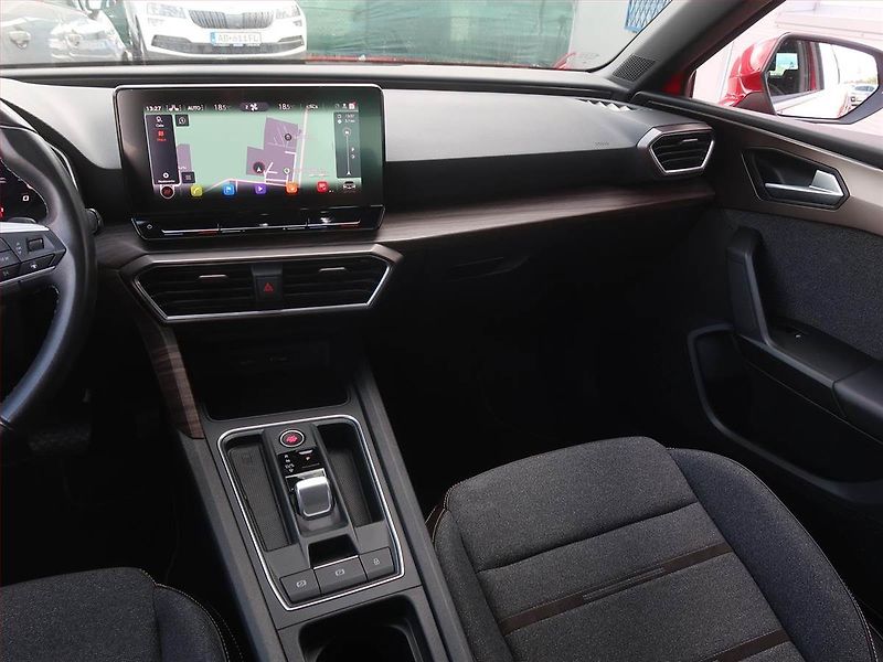 Seat Leon (2021) Xcellence 1.0 TSI, Automat - fotka 8 z 17