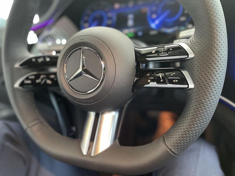 Mercedes-Benz EQS 580 4MATIC AMG linie - fotka 18 z 36