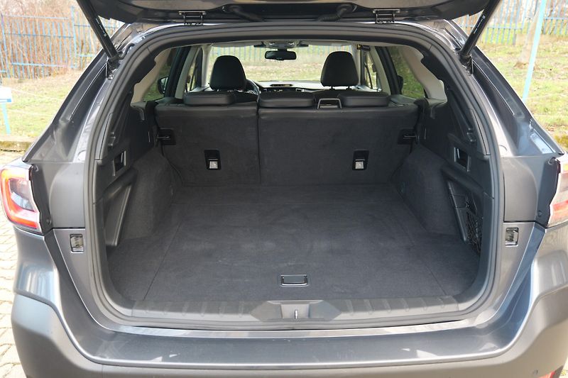 Subaru Outback 2.5i 4WD Comfort Skladem - fotka 32 z 34