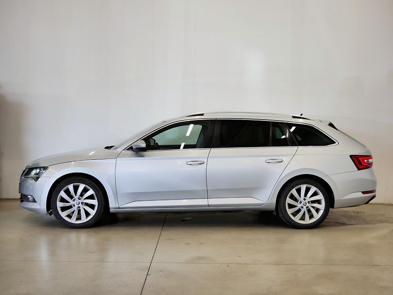 Škoda Superb - fotka 3 z 27