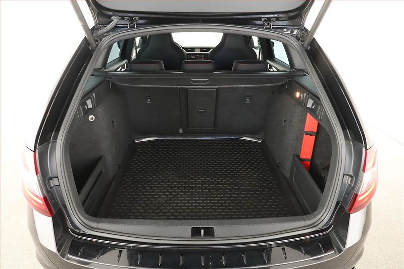 Škoda Octavia (2017) RS 2.0 TDI, Automat, Navi - fotka 11 z 17