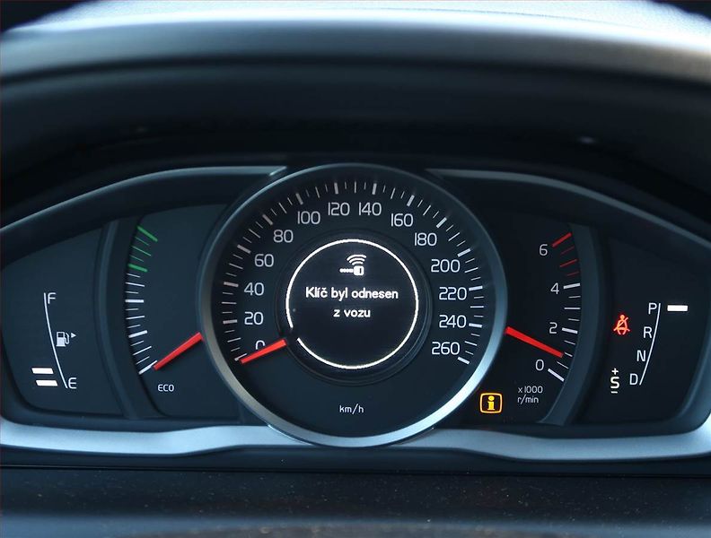 Volvo XC60 (2014) D4, Automat, Tempomat - fotka 11 z 17