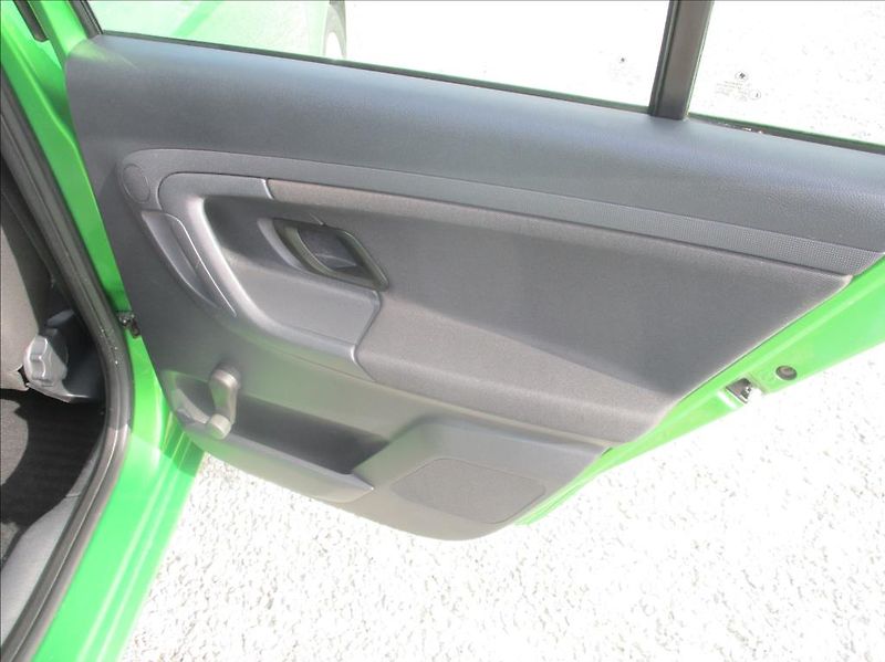 Škoda Fabia 1,2 TSI, klima, servis, tažné, - fotka 12 z 45