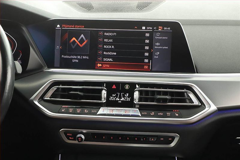 BMW X5 (2019) xDrive40i - fotka 11 z 20