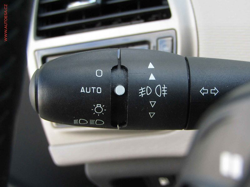 Citroën C4 Picasso (2012) 1.6 HDi, Exclusive - fotka 12 z 20