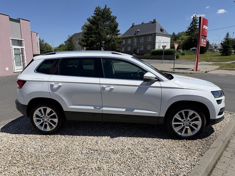 Škoda Karoq 1,5 TSi/110kW DSG - STYLE,TZ,. - fotka 8 z 88
