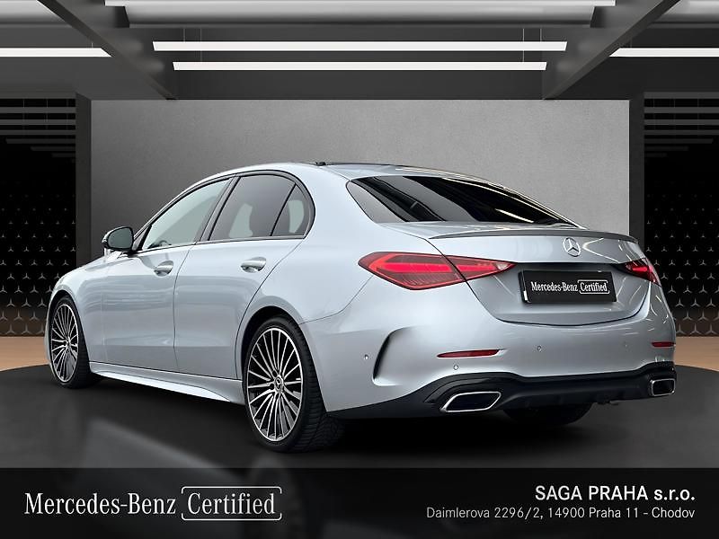 Mercedes-Benz Třídy C C-Třída 300 4MATIC AMG Line - fotka 7 z 21