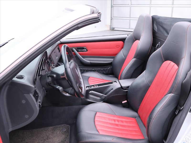 Mercedes-Benz SLK 3,2 32AMG 260kW AT 66tkm DPH - fotka 20 z 34