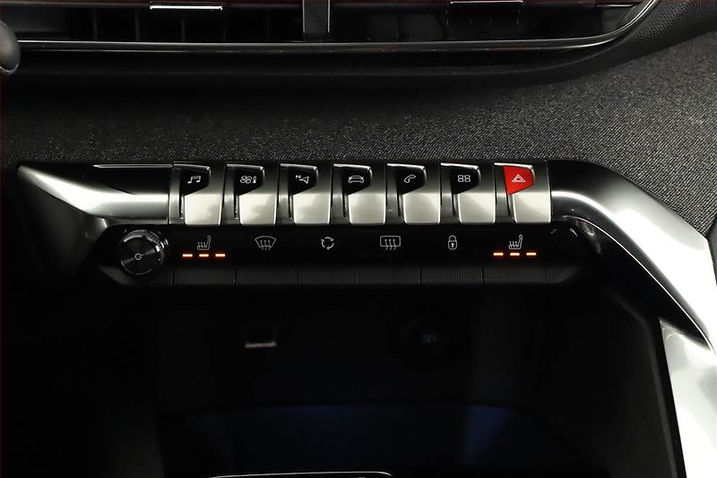 Peugeot 5008 (2023) PureTech 130 - fotka 13 z 20