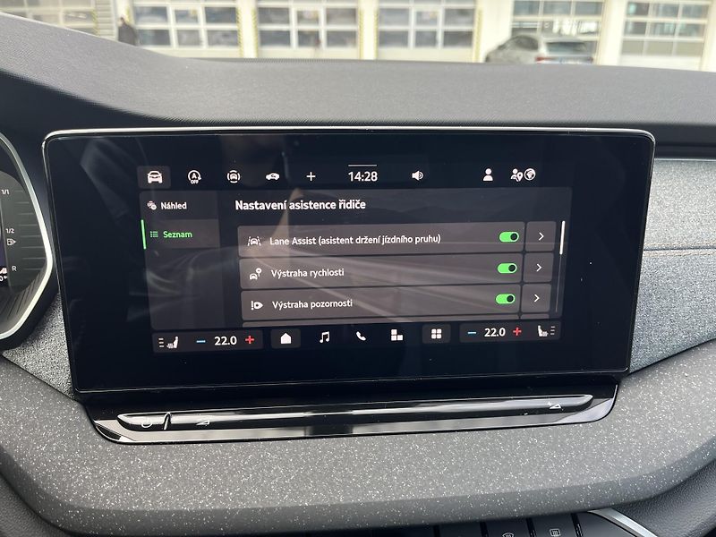 Škoda Octavia 2,0TDI TOP SELECTION - fotka 18 z 24