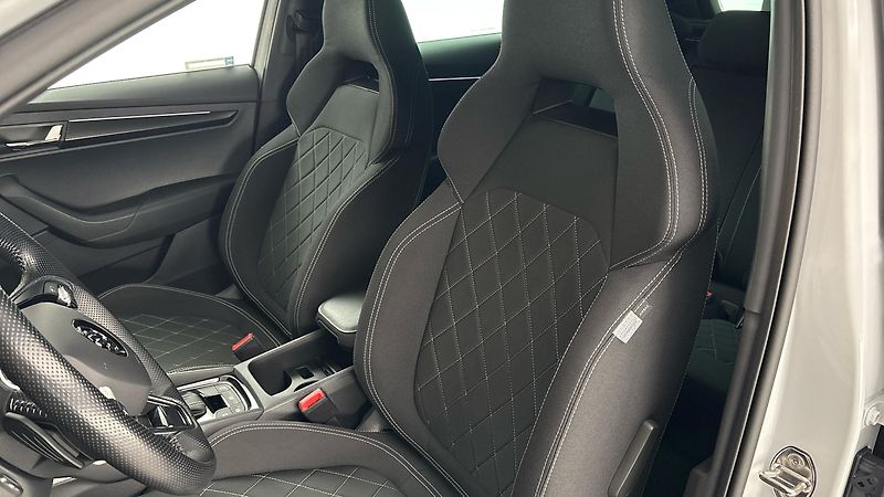 Škoda Karoq 1.5 TSI DSG Sportline - fotka 15 z 27
