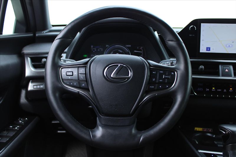 Lexus UX 250h 2.0 E-CVT 1.MAJITEL DPH ČR - fotka 15 z 27
