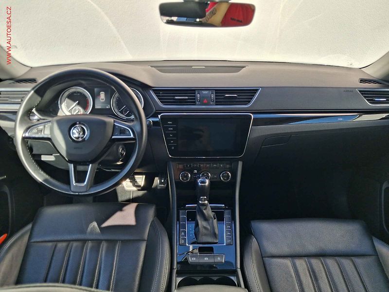 Škoda Superb (2018) 1.8 TSi, L&K, DSG, panor - fotka 8 z 23