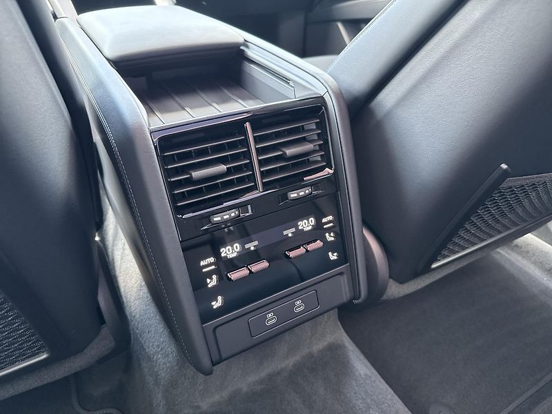 Porsche Cayenne X1ABB1 S Electric - fotka 27 z 30
