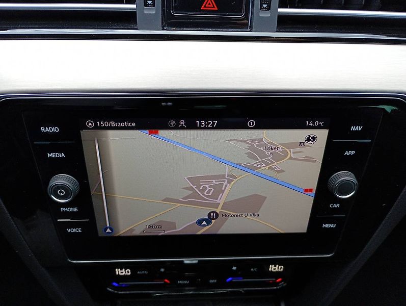 Volkswagen Passat (2021) 2.0 TDI DSG Elegance tažné MAT - fotka 10 z 34