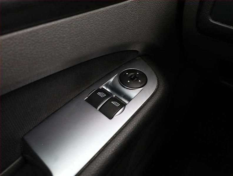 Ford Focus (2010) 1.6 16V, Automat, po STK - fotka 13 z 14