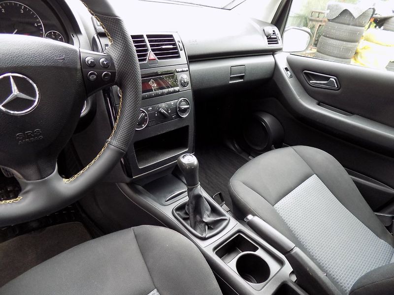 Mercedes-Benz Třídy A (2006) 160CDI/ČR/Klima/Rataj-edice/ - fotka 23 z 29
