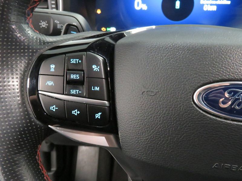 Ford Explorer - fotka 16 z 26