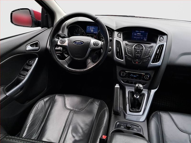 Ford Focus (2014) 2.0 TDCi, po STK, Tažné - fotka 7 z 16