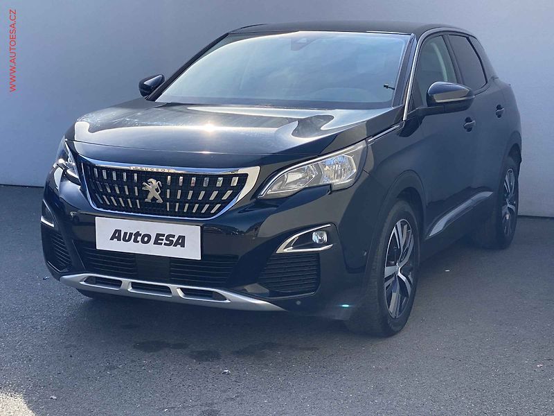 Peugeot 3008 (2020) 1.2 PT, Allure, navi, kamera - fotka 3 z 19