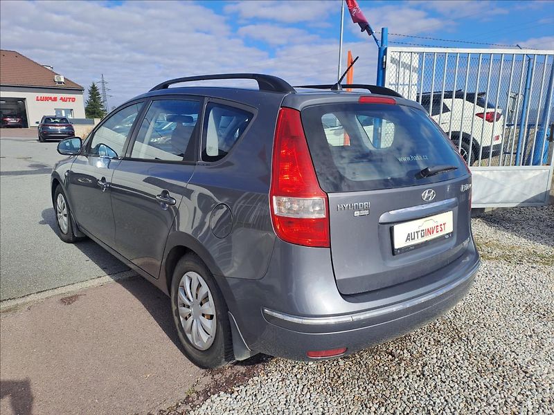 Hyundai i30 1,6 CRD - fotka 4 z 13