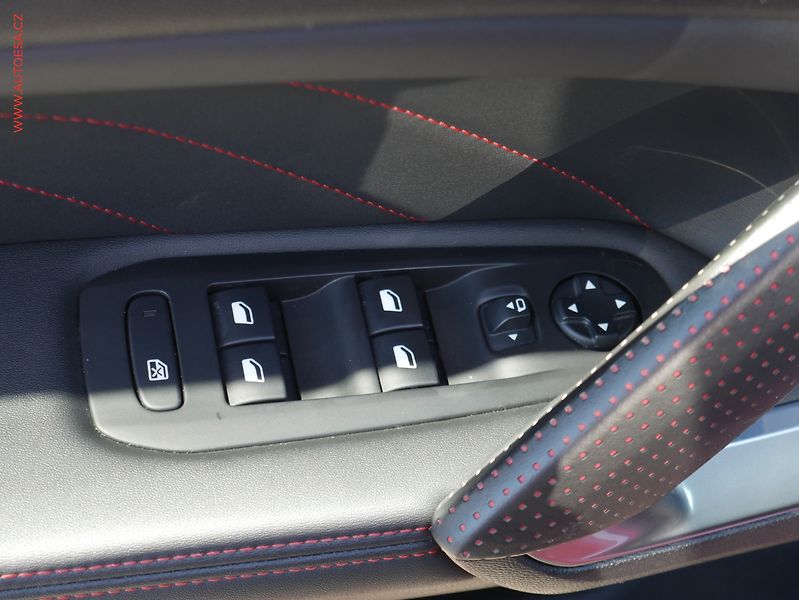 Peugeot 308 (2019) 2.0 HDi, ČR, GT, AT, navi - fotka 11 z 20