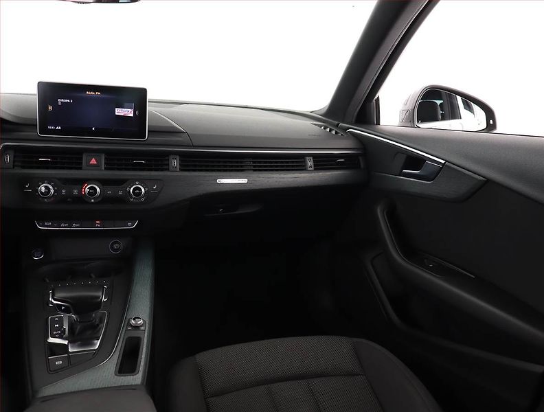 Audi A4 (2016) 2.0 TDI, 4X4, Automat, Navi - fotka 8 z 24