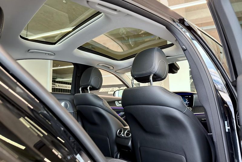 Mercedes-Benz Třídy E (2020) E 220d 4Matic AMG Line - fotka 40 z 112