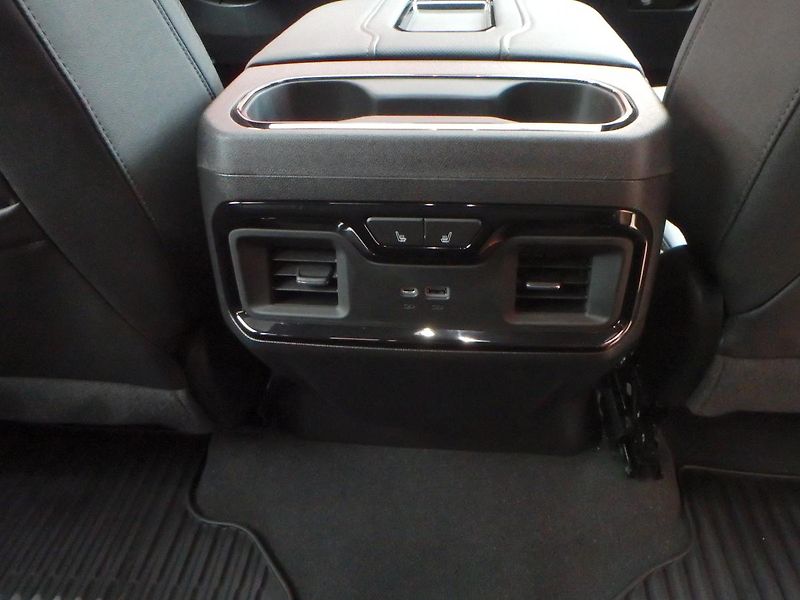GMC Sierra (2022) 1500 AT4 6.2 V8 - fotka 19 z 30