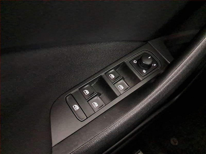 Škoda Kamiq (2019) 1.5 TSI, ČR,1.maj, Navi - fotka 20 z 21