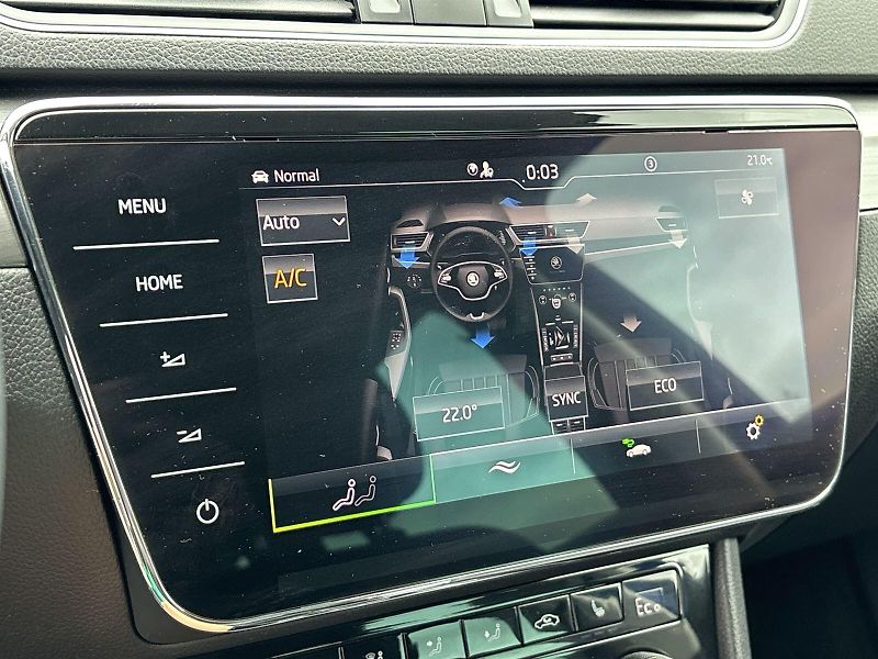 Škoda Superb (2021) Combi 1.4 TSI iV DSG Style - fotka 15 z 31