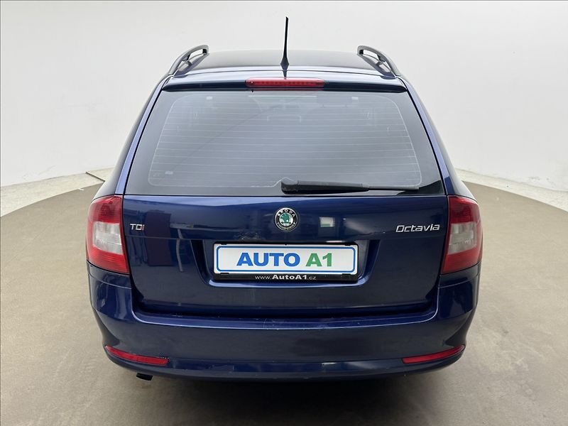 Škoda Octavia 2,0 103kW DPH 2X SADY KOL ČR - fotka 5 z 25