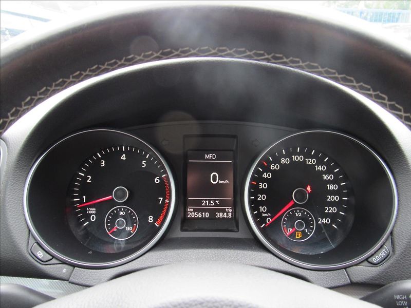 Volkswagen Golf 1,2 TSI 63kW Trendline - fotka 14 z 33