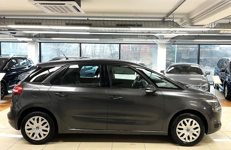 Citroën C4 Picasso 1,6HDi Tendance, ČR - fotka 7 z 23