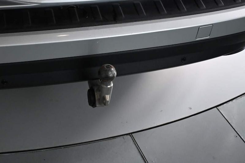 Ford S-MAX (2022) 2.0 TITANIUM Kamera Tažné 8 Ko - fotka 24 z 32