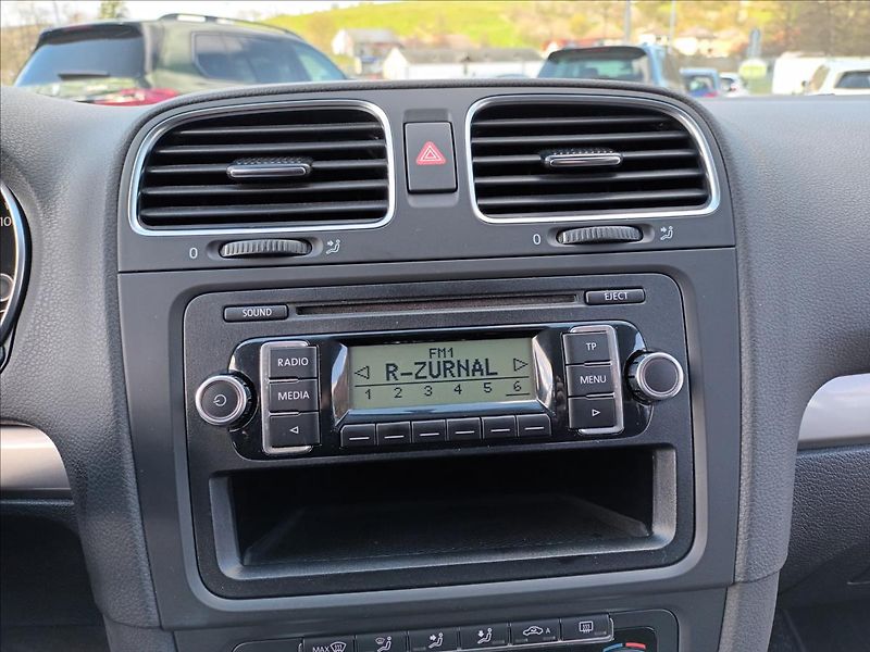 Volkswagen Golf 1,4 16V,59KW,TREND,KLIMA,VÝHŘE - fotka 34 z 50