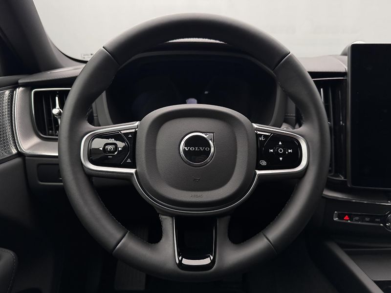 Volvo XC60 T6 AWD RECHARGE ULTRA CZ 1.maj - fotka 3 z 57